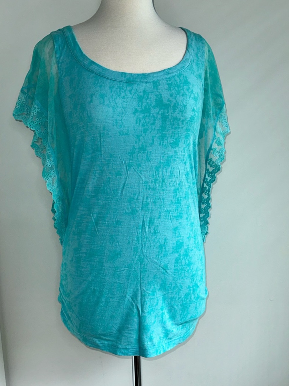 Billabong Turquoise Lace-Trim Scoop Neck Long Blouse